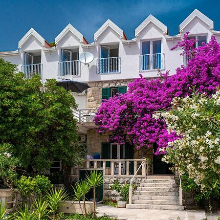 Aurora Beachfront Luxury Rooms&Suites بريلا المظهر الخارجي الصورة