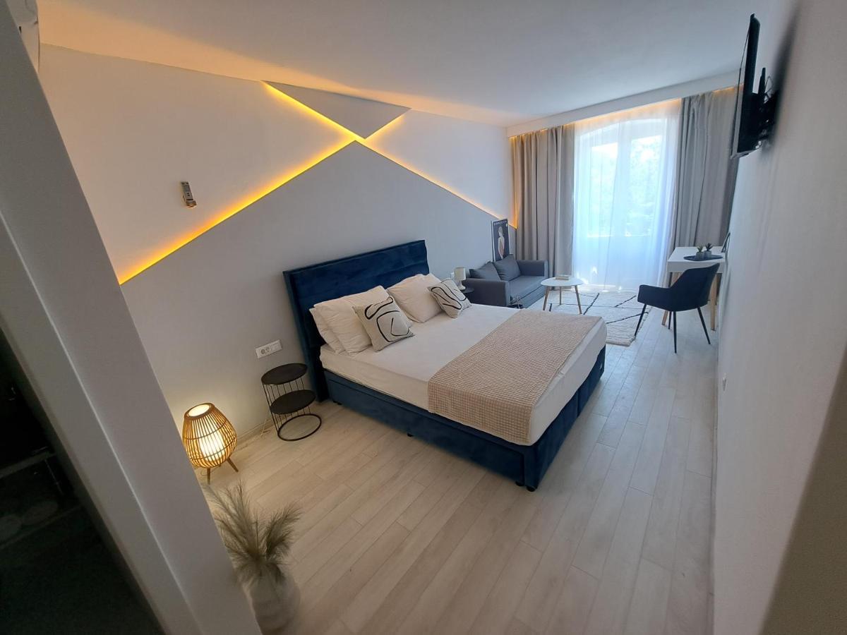 Aurora Beachfront Luxury Rooms&Suites بريلا المظهر الخارجي الصورة