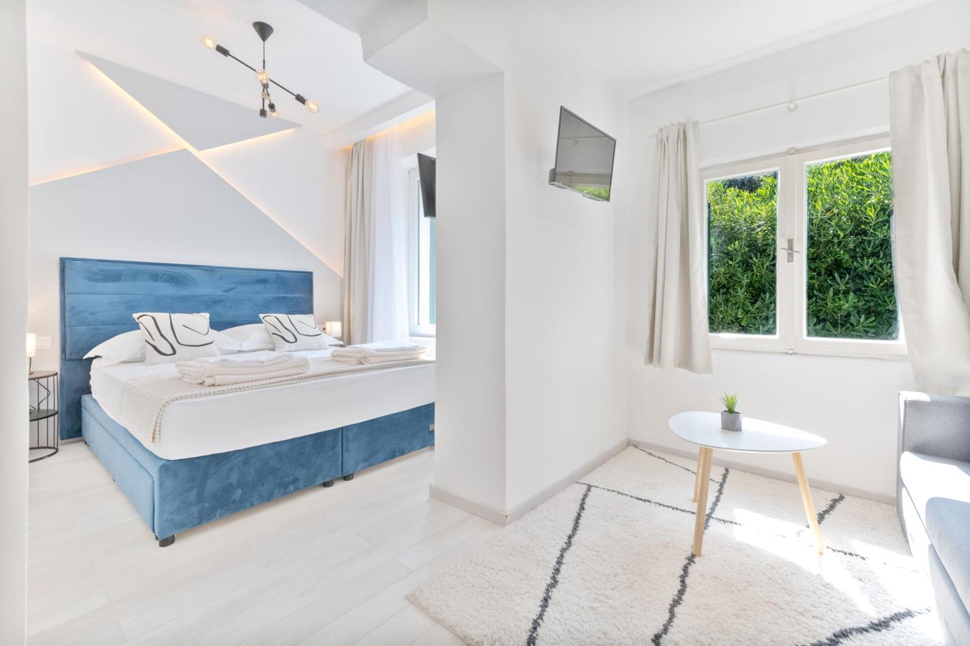 Aurora Beachfront Luxury Rooms&Suites بريلا المظهر الخارجي الصورة