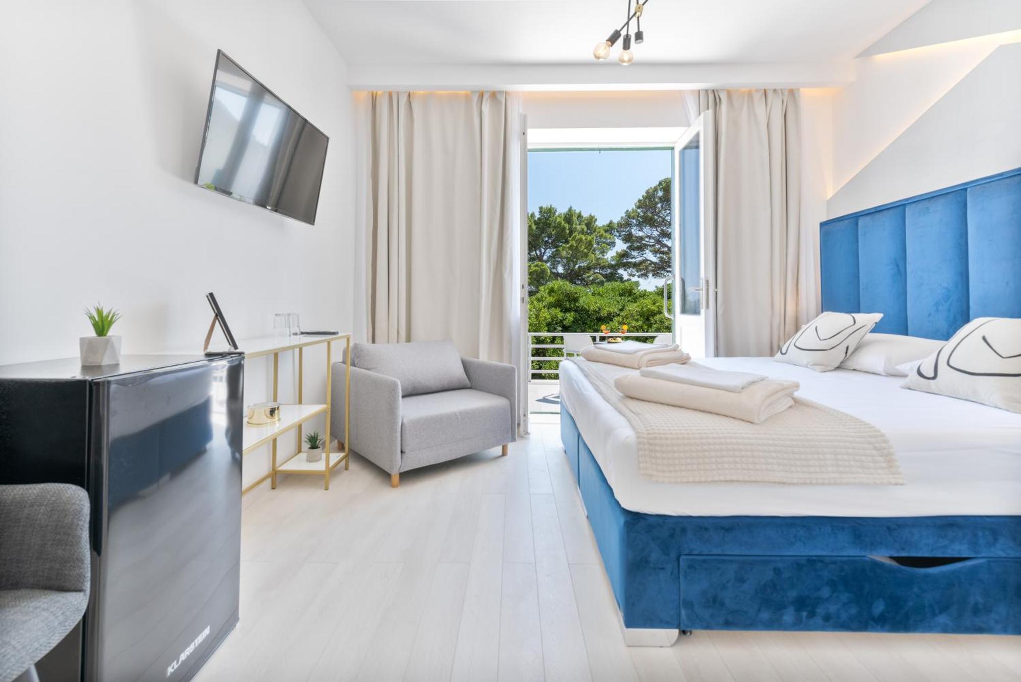 Aurora Beachfront Luxury Rooms&Suites بريلا المظهر الخارجي الصورة